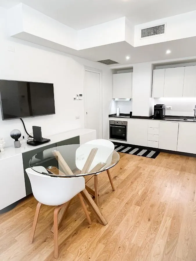 Cozy Apartment Close To Milano Centrale - Loreto 0*,  Itália